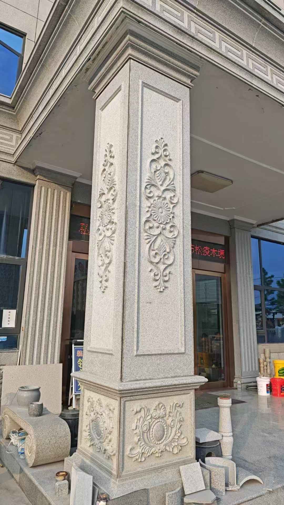 福建芝麻白别墅雕刻柱子  黄金麻