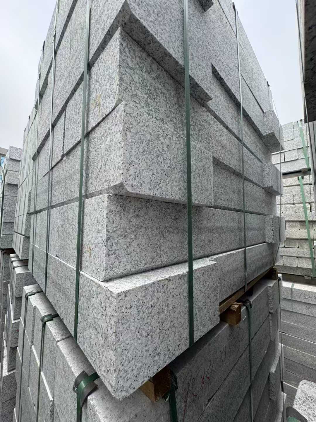 福建芝麻白路牙石 马路牙子