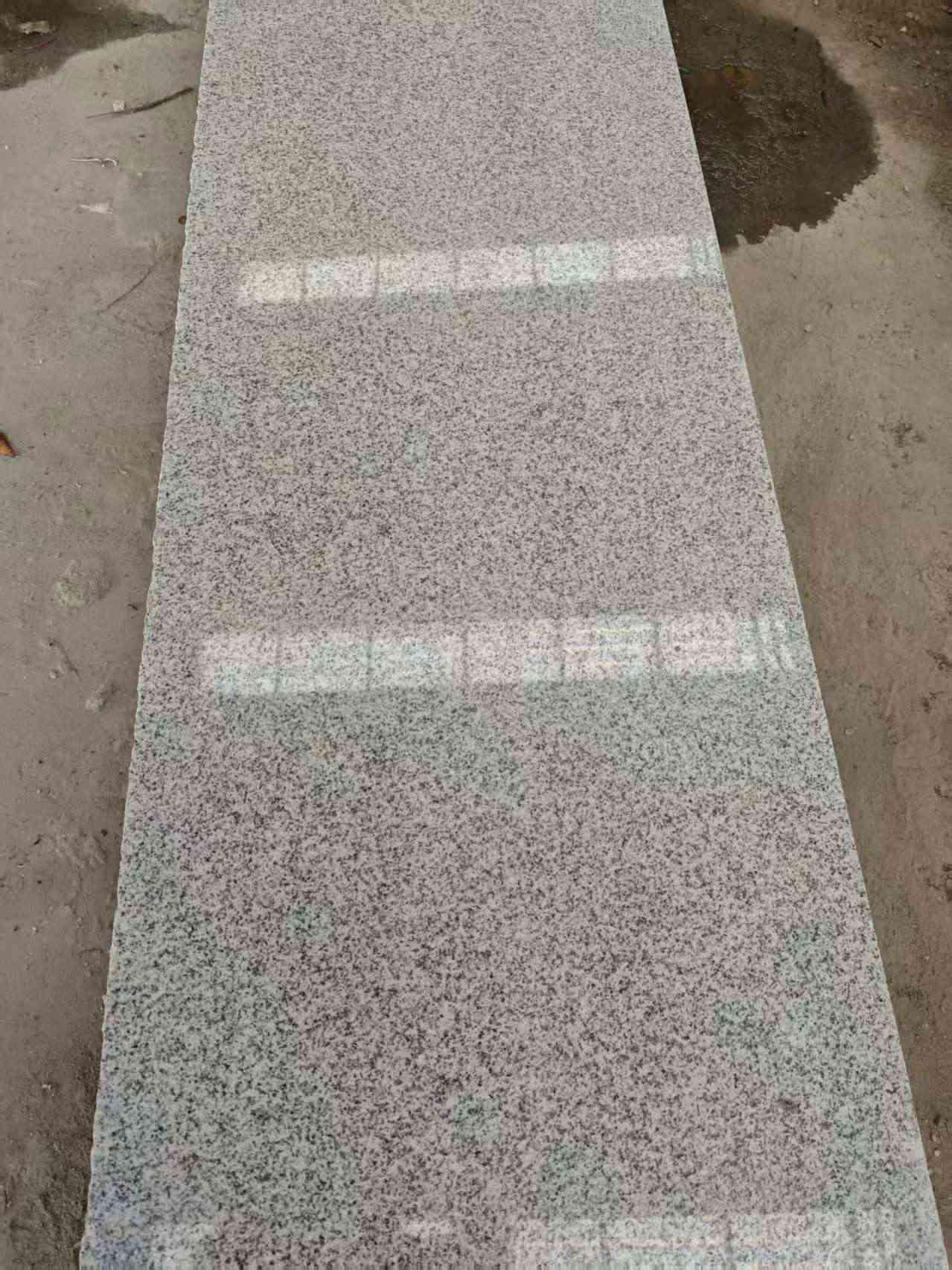 福建芝麻白光面毛板