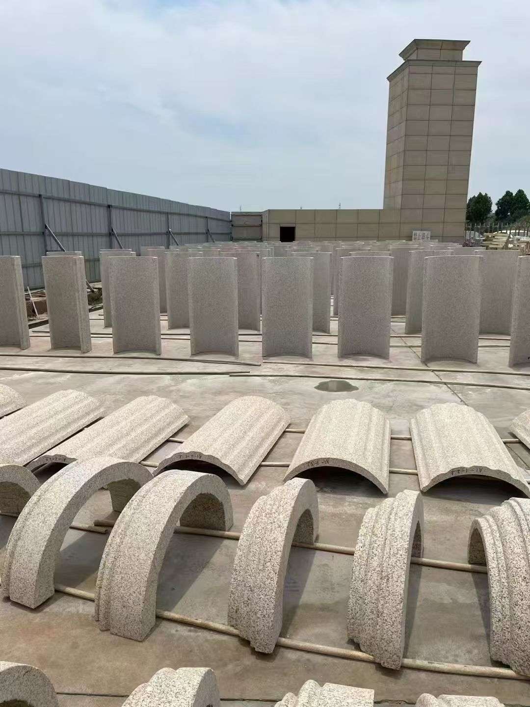 福建黄金麻别墅柱皮 异形 线条定制